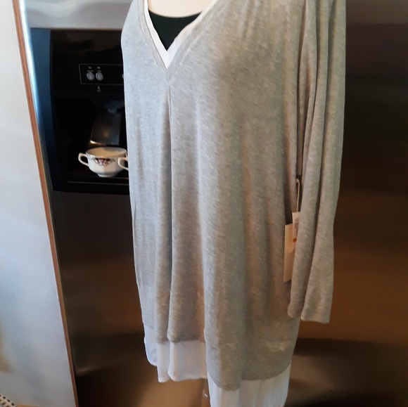 Two by Vince Camuto  A111 - Picture 2 of 5